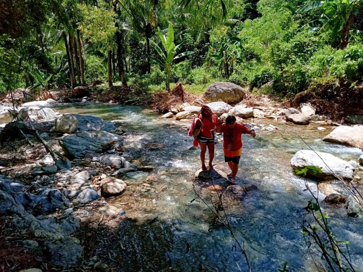 Riverside At Aninuan Accommodation And Food Puerto Galera Extérieur photo