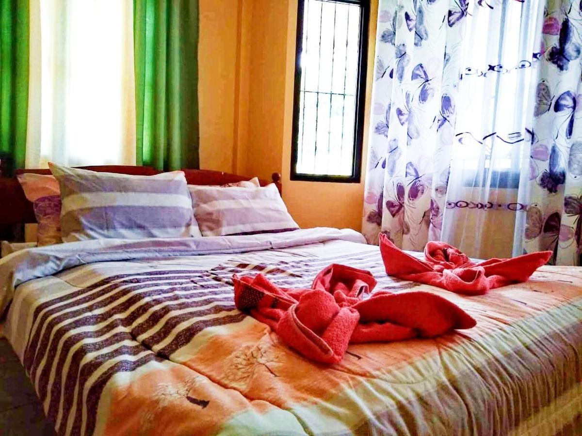 Riverside At Aninuan Accommodation And Food Puerto Galera Extérieur photo